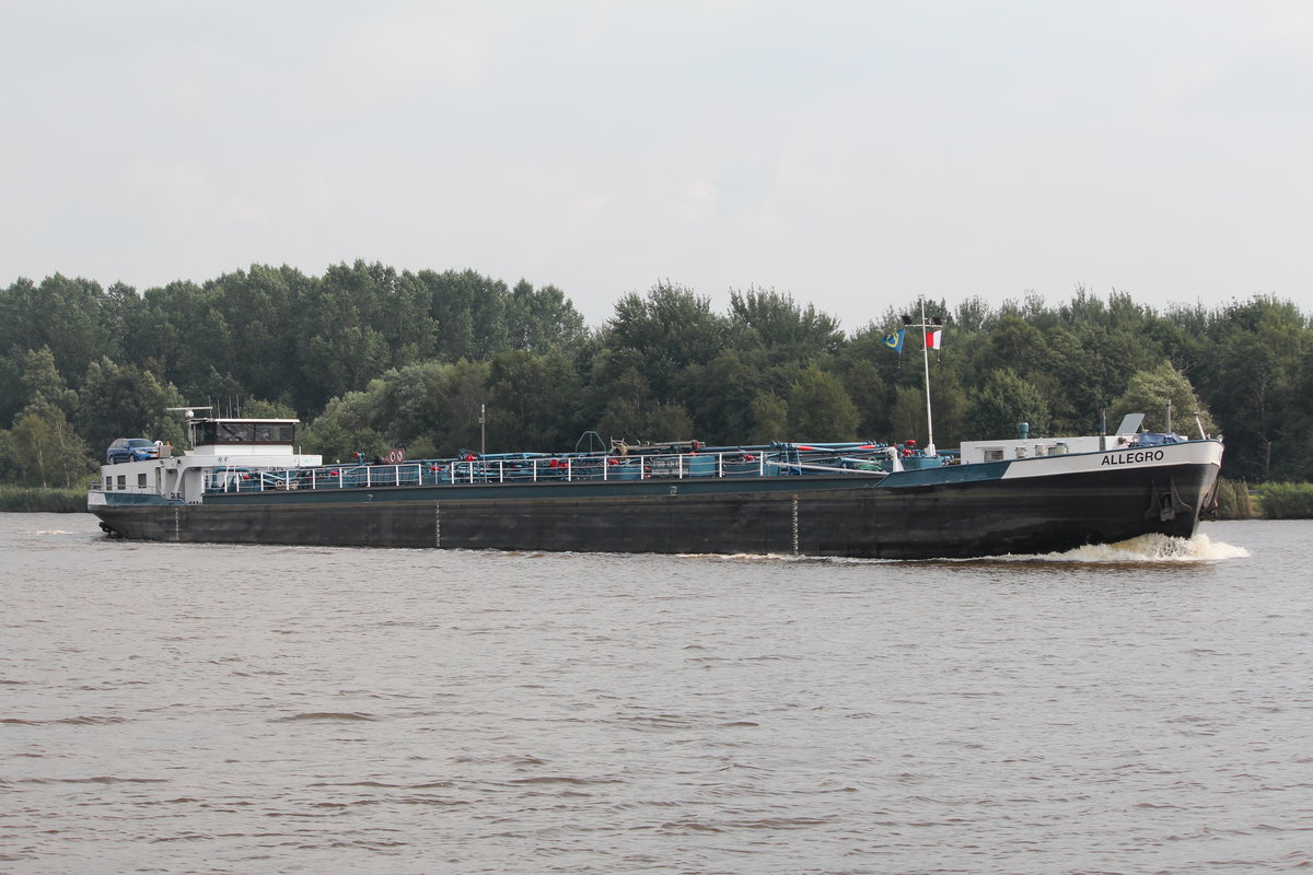 Die  ALLEGRO  am 1. September 2016 auf dem  Nord-Ostsee-Kanal  bei Burg.
