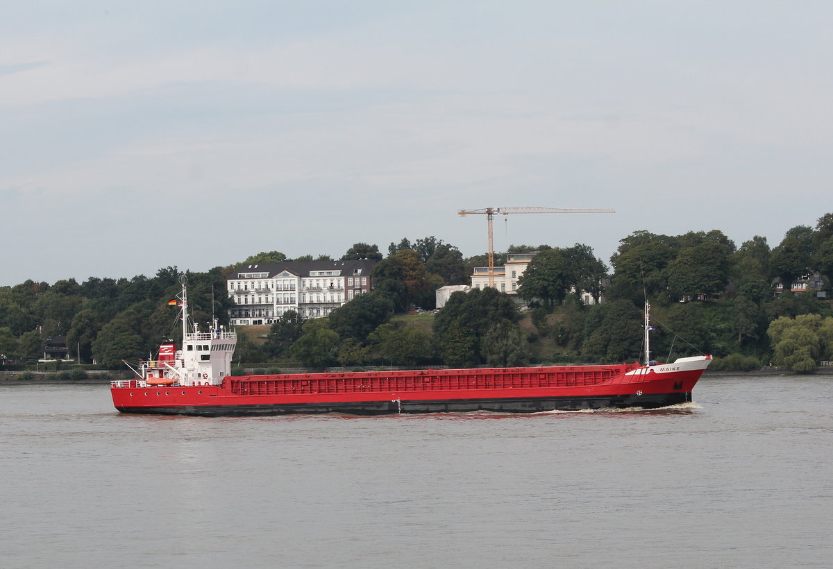 Die  MAIKE  auf der Elbe bei Finkenwerder am 2. September 2016.