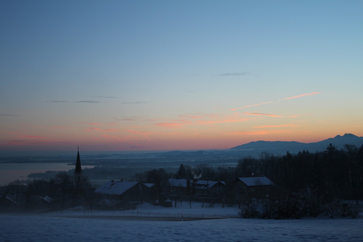 Wolkenlos zeigte sich der Himmel über dem Chiemgau am Morgen des 19. Januar 2915.
Aufgenommen bei Hittenkirchen.