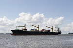 Containerschiffe/575277/die-2004-gebaute-golbon-am-16  Die 2004 gebaute 'GOLBON' am 16. August 2017 auf der Elbe bei Blankenese.