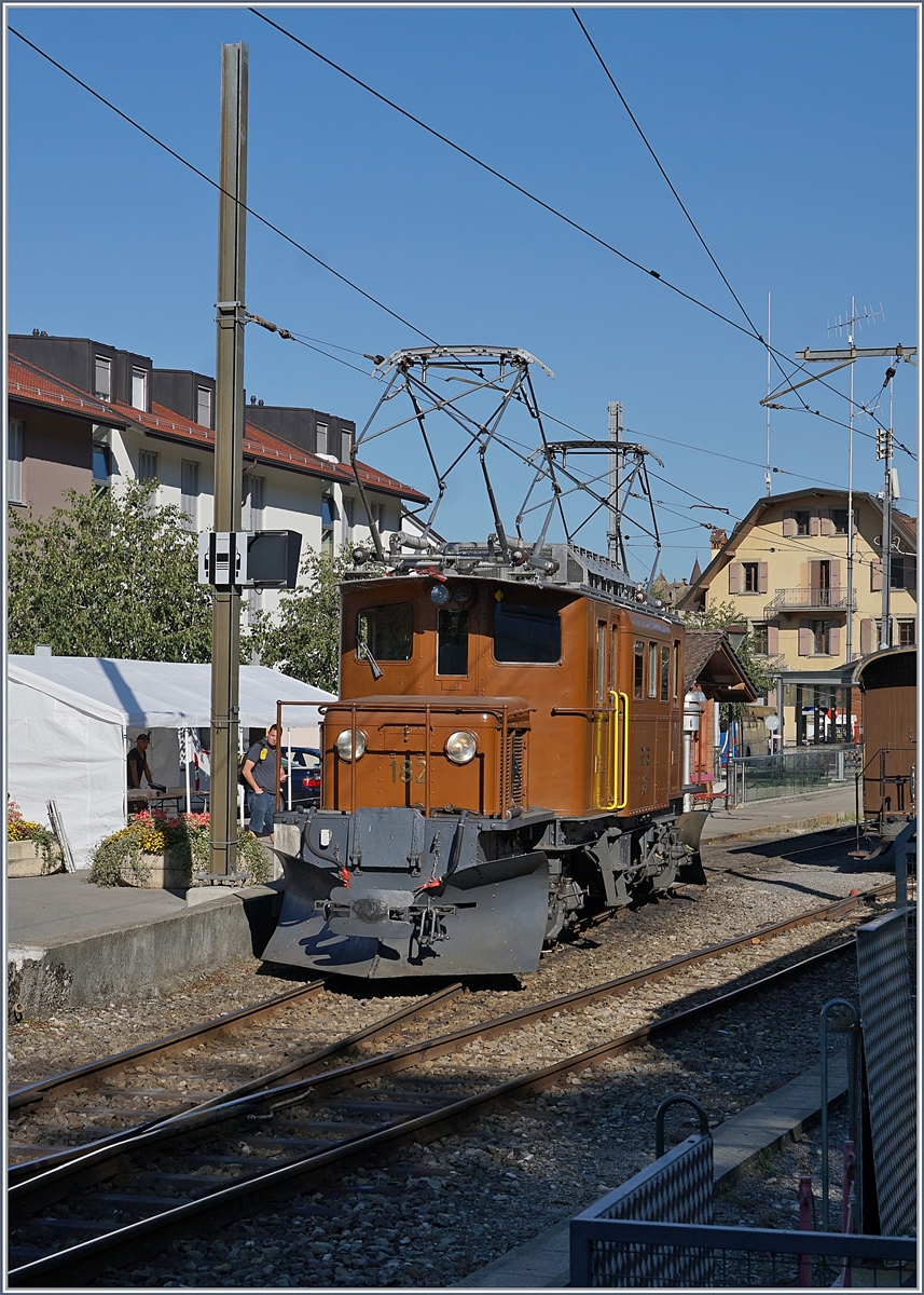 50 Jahre Blonay Chamby - MEGA BERNINA FESTIVAL: Das RhB Berninabahn Krokodil Ge 4/4 182 in Blonay.
9. Sept. 2018
