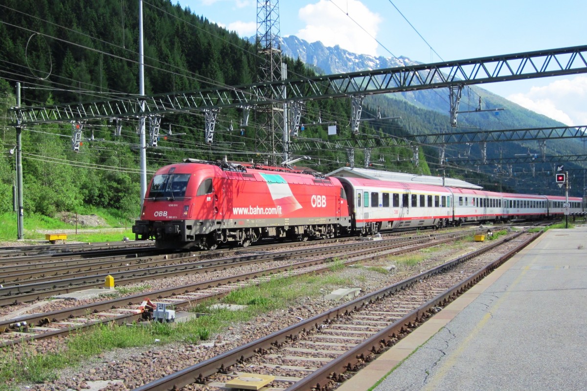 Am 1 Juli 2013 treft �BB 1216 011 in Brennero ein.