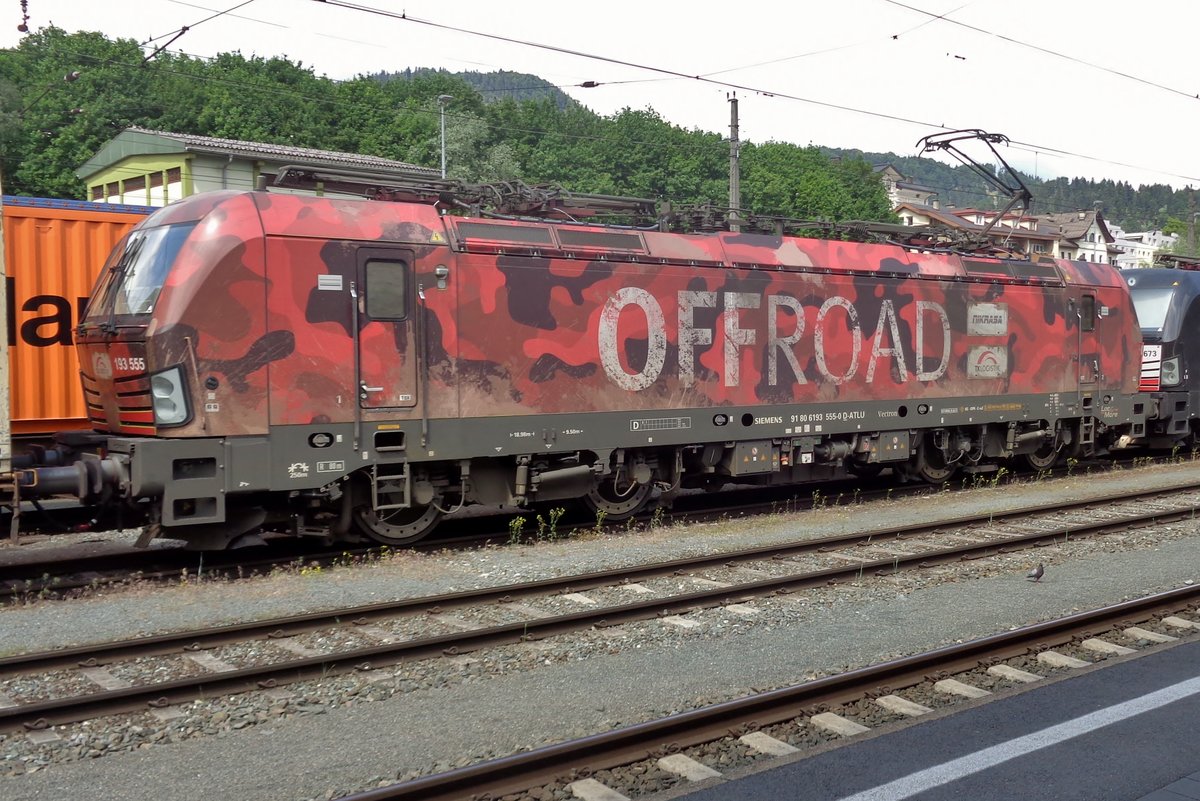 Am 18 Mai 2018 h�lt TX Log 193 555 in Kufstein. 