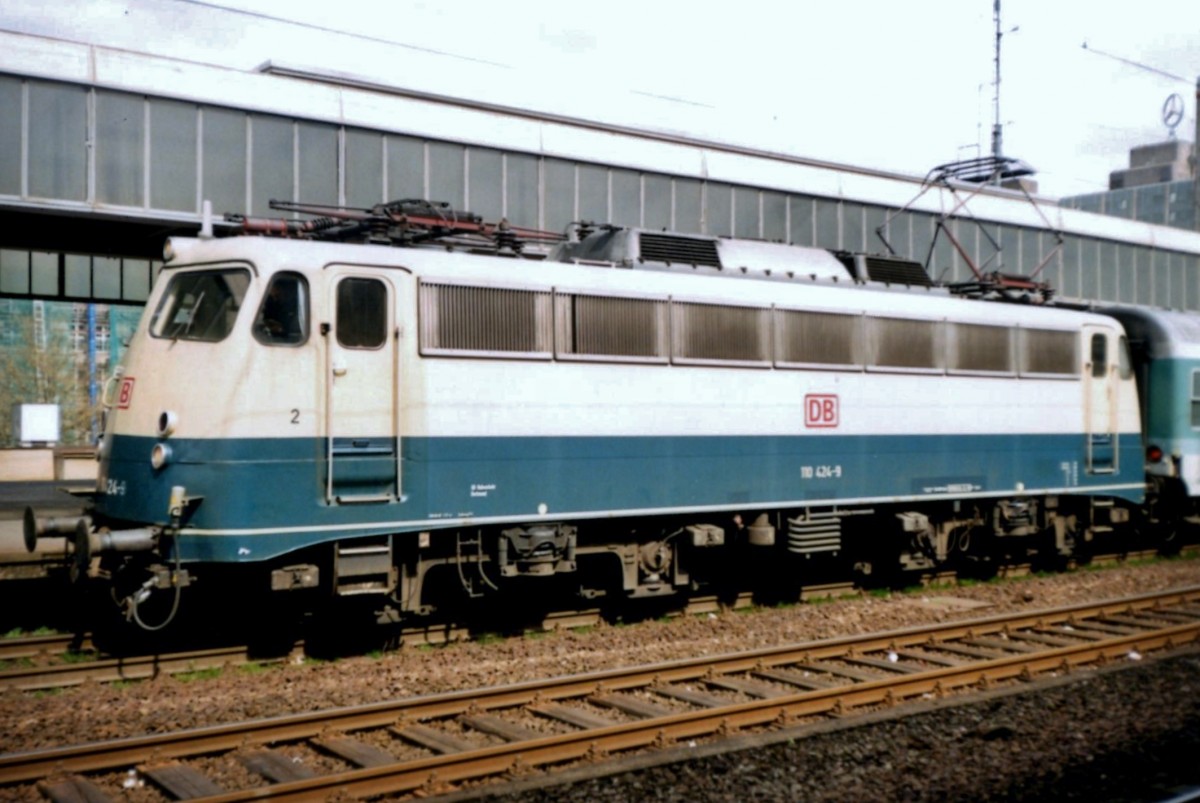 Am 24 April 1998 h�lt 110 424 in Essen Hbf.