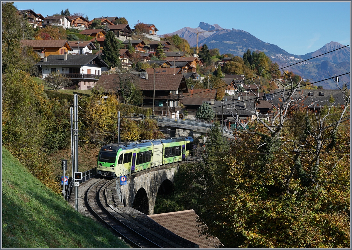 AOMC GTW Beh 2/6 auf der Pont de Chemex.
28. Okt. 2016