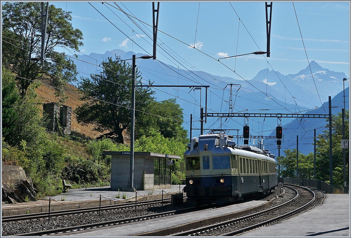 Der BLS BCFe 4/6 736  Blauer Pfeil  in Lalden. 
14. August 2016
