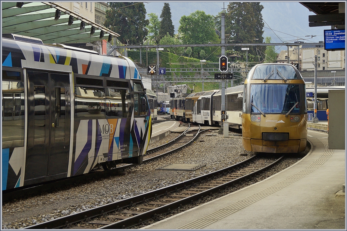 Die MOB GDe 4/4 6004  Interlaken  stellt in Montreux den MOB Panoramic Express bereit. 

26. April 2020