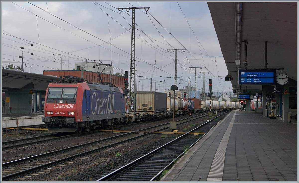 Die Re 482 011-4 in Koblenz Hbf.
3. Okt. 2017