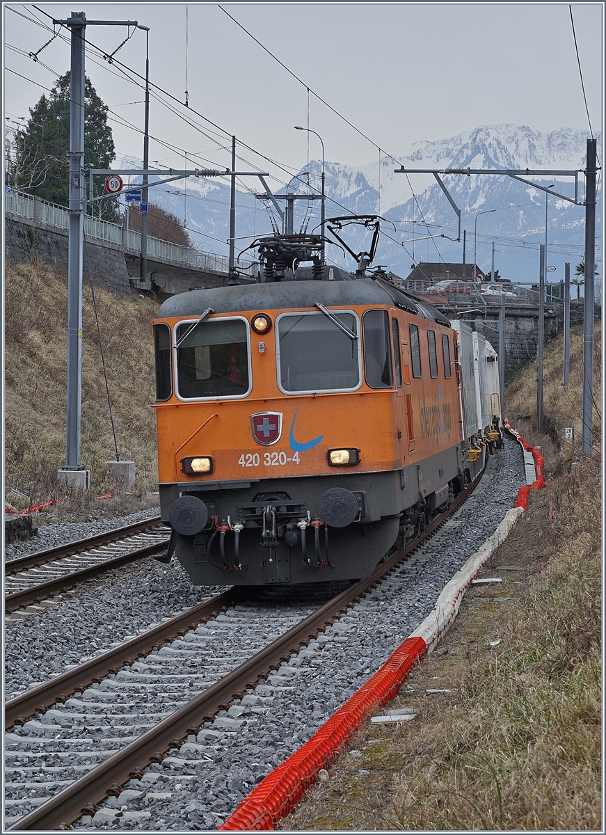 Die  SBB Re 420 320-4 in Villeneuve.
5. Feb. 2018