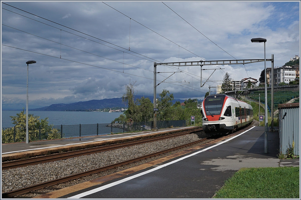 Ein Flirt erreicht auf seinem Weg nach Villeneuve den Halt Vetaux-Chillon.

19. Aug. 2019
