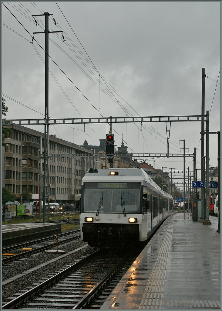 Ein GTW verlässt St. Gallen Richtung Herisau.
30. August 2012