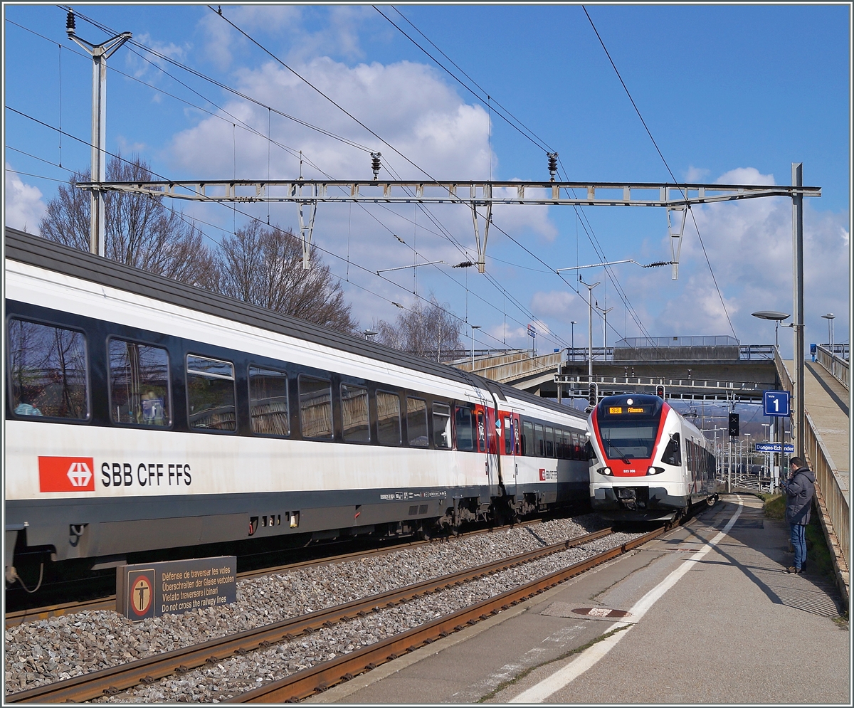 Ein SBB RABe 523 (Flirt) in Denges Echendens, wo sich auch der Rangierbahnhof von Lausanne (Lausanne Triage) befindet.
5. März 2014