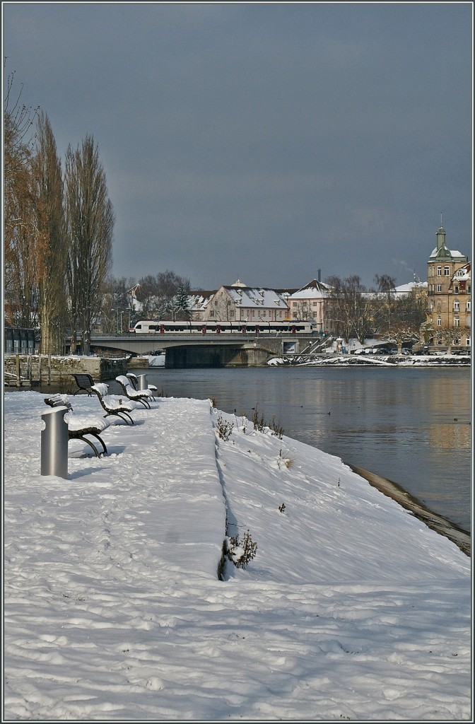 Ein Thurbo  Flirt  als  Seehas  erreicht Konstanz.
8. Dez. 2012