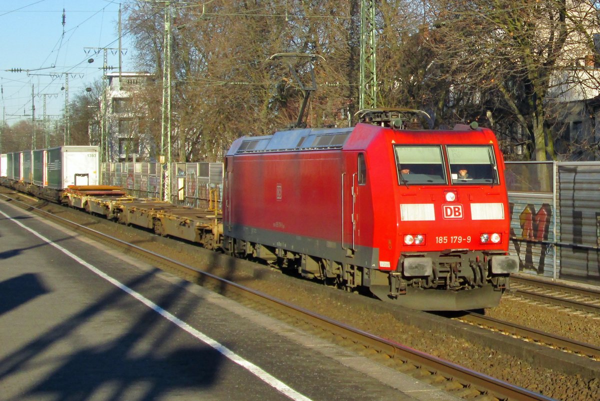 KLV mit 185 179 d�nnert  durch K�ln S�d am 20 J�nner 2017.