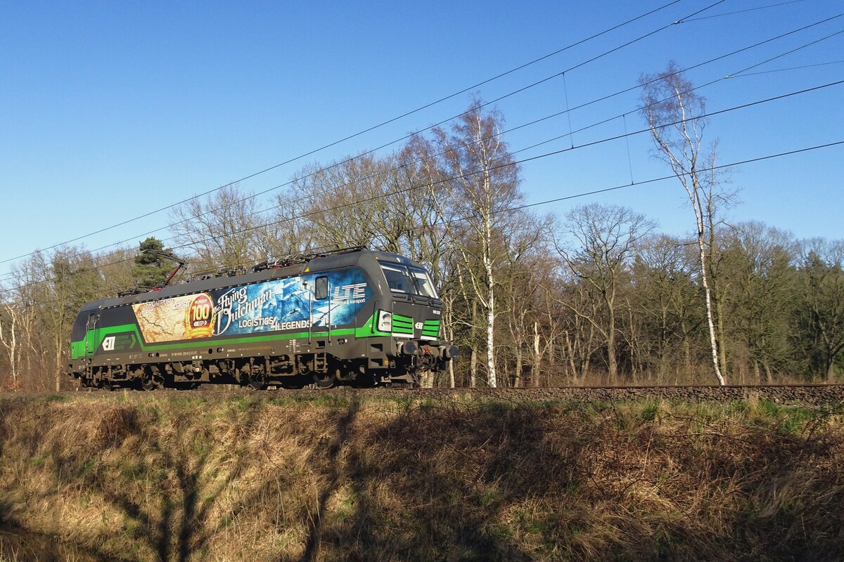 LTE 193 232 fliegt solo durch Tilburg Oude Warande am 8 März 2022.