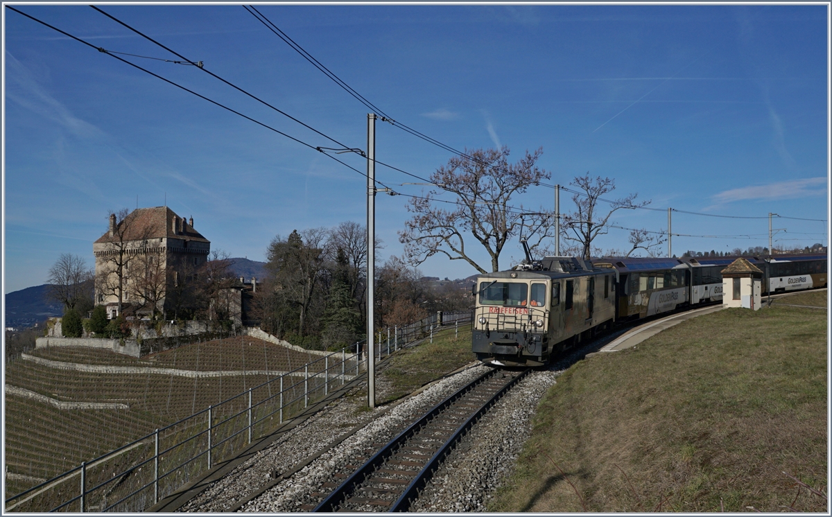 MOB GDe 4/4 mit einem IR Zweisimmen - Montreux bei Chatelard VD.
16. Jan. 2019