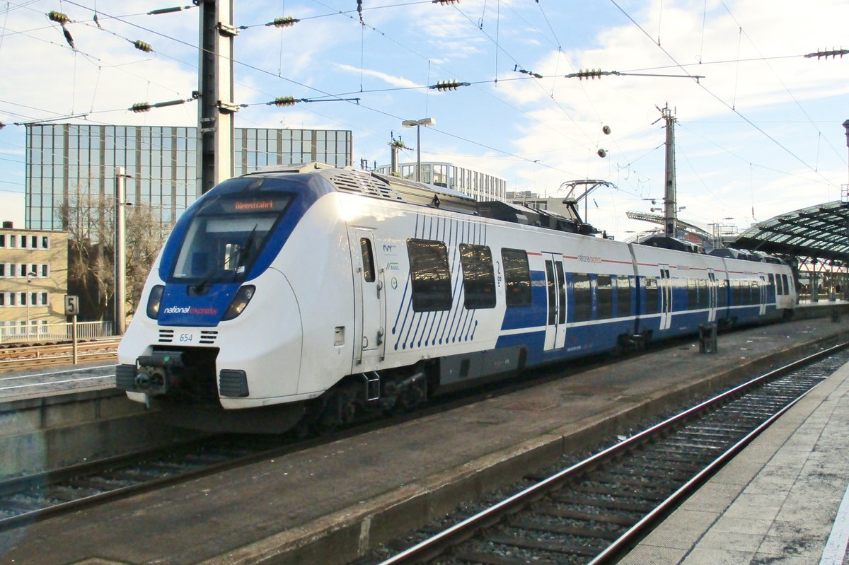 NNational Express 654 steht am 20 J�nner 2017 in K�ln Hbf.