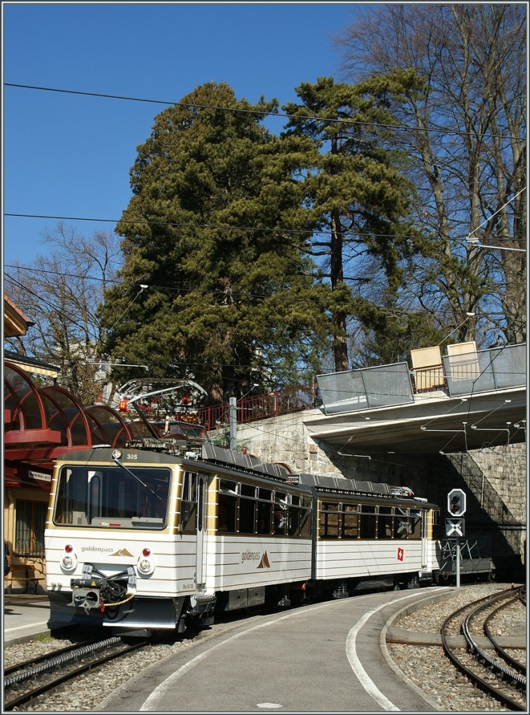 Rochers de Naye Beh 4/8 305 in Glion. 15. M�rz 2012
 