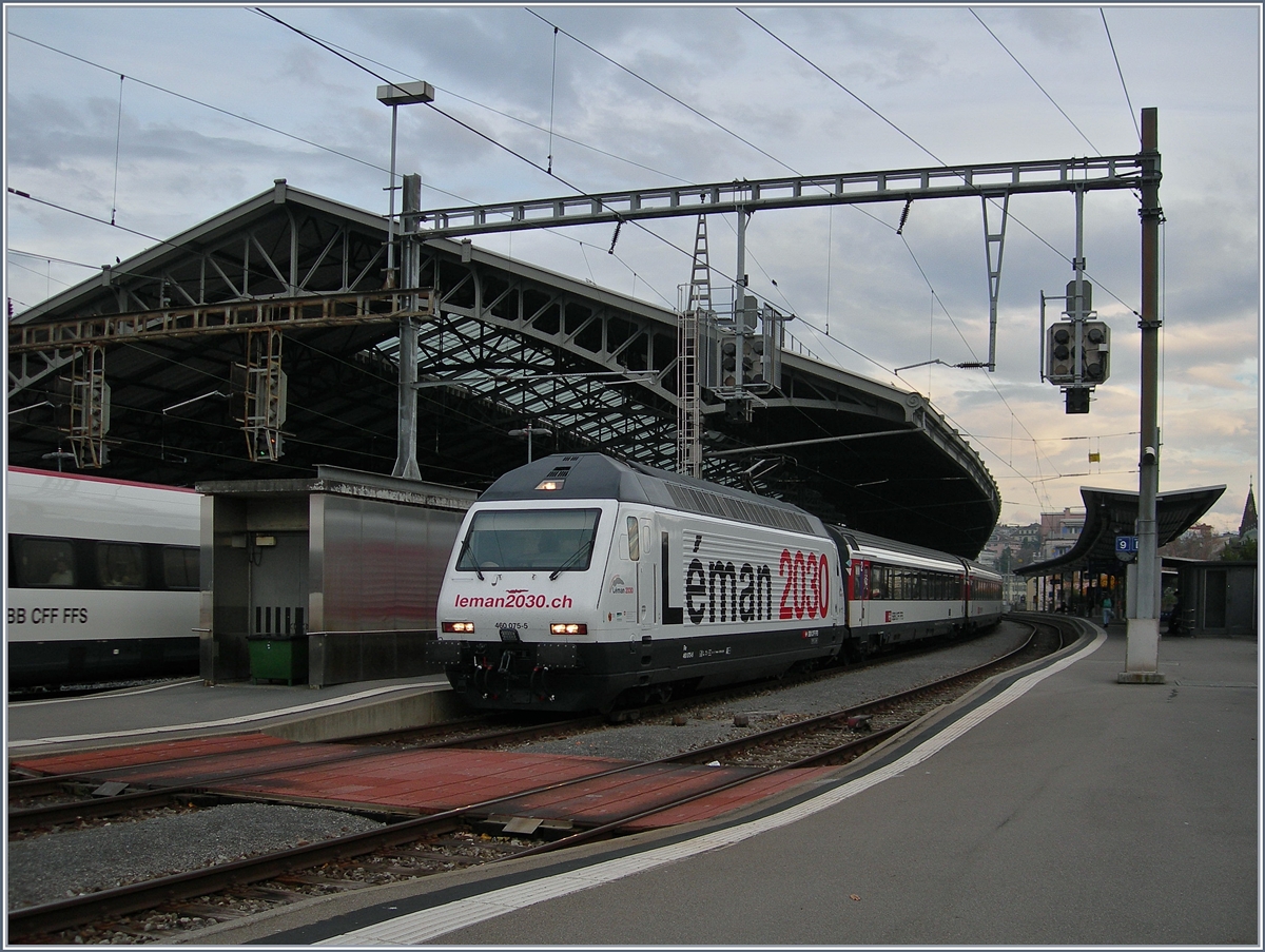 SBB CFF Re 460 Werbelok  Léman 2030 . Unter dem Titel  Léman 2030 ist der Ausbau der Kapazität zwischen Lausanne und Genève  zusammengefast, welcher bis 2030 beendet sein sollte.
Lausanne, den 23. Nov. 2016