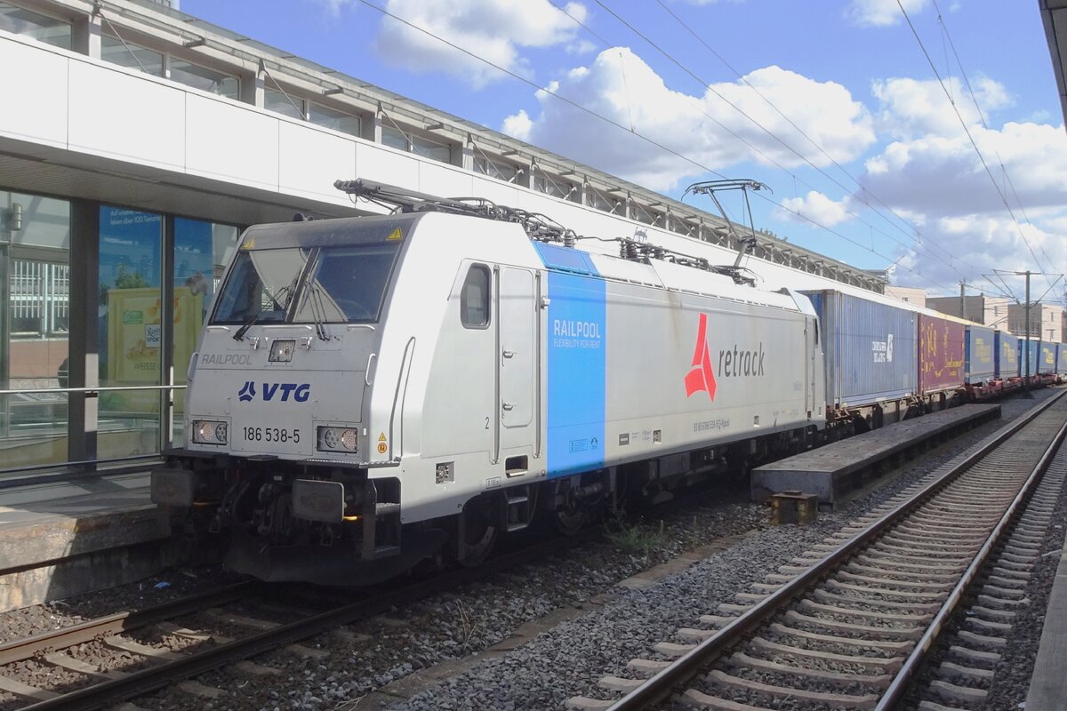 VTG/ReTrack 186 538 durchfahrt Hannover Hbf am 21 September 2022. Wegen bauarbeiten an die Strecke bei Nienburg wurden Guterz�ge in September �ber Hannover Hbf statt Hannover-Linden umgeleitet.