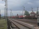 232 XXX mit einen G�terzug beim verlassen des K�thener G�terbahnhofs in Richtung Bernburg am 27.4.19