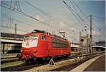 Die DB 103 101-2 ist in München HBF auf einer Rangierfahrt und wird in der Folge eine IC zu übernehmen.

Analogbild vom 4. Mai 2001