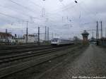 Mit Steuerwagen voraus verl�sst 101 077-6 den Hallenser Hbf am 5.1.15