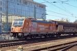 Am 7 April 2018 �berrascht HSL 187 500 in Dresden Hbf beinahe der Fotograf.