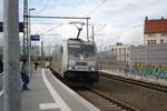 386 012 der HHLA/Metrans in der G�terumfahrung am Hauptbahnhof Halle/Saale am 25.9.19