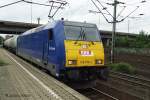 146 519 wartete mit einen tankzug auf gr�nes licht im bhf harburg am 13.06.13