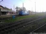 SRI 151 170 macht sich gleich auf dem R�ckweg um die 2 G�terzugh�lfte zuholen und wartet nun auf die Abfahrt in Bergen auf R�gen am 8.5.13