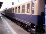 Die Sonderzugwagen (Panoramawagen) im Bahnhof Bergen auf R�gen am 27.10.12