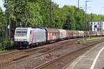 Akiem 186 384 durchfahrt mit ein Ganzzug Köln Süd am 7 Juni 2019.