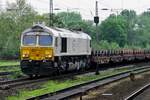 An grauen 12 Mai 2012 schleppt ECR 247 035 ein Leerstahlzug durch Oberhausen Osterfeld S�d.