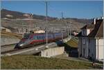 Der FS Trenitalia ETR 610 008 ist als EC 34 von Milano nach Genève unterwegs und dabei auf der Durchfahrt in Cully.