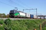ELL/LTE 193 733 schleppt der Chengdu-Shuttle (Chengdu in ChinaRoterdam-Kijfhoek) am 19 April 2019 durch Niftrik.