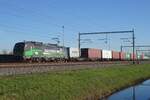 RFO 193 742 durchfahrt mit ein KLV am 8 Februar 2023 Valburg CUP.