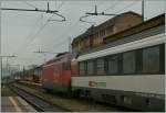 Abgeb�gelt ist die SBB Re 460 mit dem EC 37 nach Venezia am Bahnsteig zum Stehen gekommen.