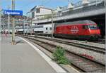 Eine SBB Re 460 wartet in Lausanne mit ihrem IR 15 von Genève Aéroport nach Luzern auf die Abfahrt. Die meisten Leistungen der IR haben jedoch  Twindexx  übernommen. 

2. Mai 2025