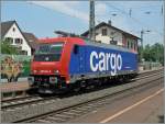 Die SBB Re 482 044-5 in Bad Bellinen.