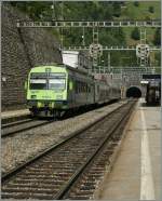 100 Jahre BLS: Die BLS RBDe 565 sind sonst eher im Vorortsverkehr anzutreffen, doch um den 15-Minunten Takt am Jubil�umswochenende sicherzustllen, sah man die Triebz�ge wiedereinmal an der S�drampe.