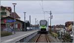 Weitaus ruhiger zeigt sich der Bahnbetrieb am anderen Ende des Sees: Die Wiederinbetriebnahme der Strecke Evian - St-Gingolph steht zwar seit Jahren zur Diskussion, aber die Regionalps Z�ge wenden