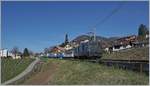 Die MOB GDe 4/4 6002 ist mit einem MOB Extrazug bei Planchamp unterwegs.