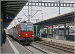 Die SBB Cargo International Re 193 472 fährt mit einem Railcare Zug durch den Bahnhof von Morges.

4. März 2024