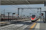 Ein SBB ETR 610 / RABE 503 erreicht den Expo Bahnhof Rho.