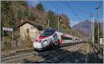 Der SBB RABe 503 (ETR 610) macht auf die neue Verbindung MIlano-Frankfurt aufmerksam, welche ab dem Fahrplanwechsel angebont wird.