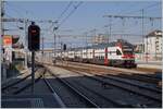 Der SBB RABe 511 025 verlässt Renens mit dem Ziel Allaman.